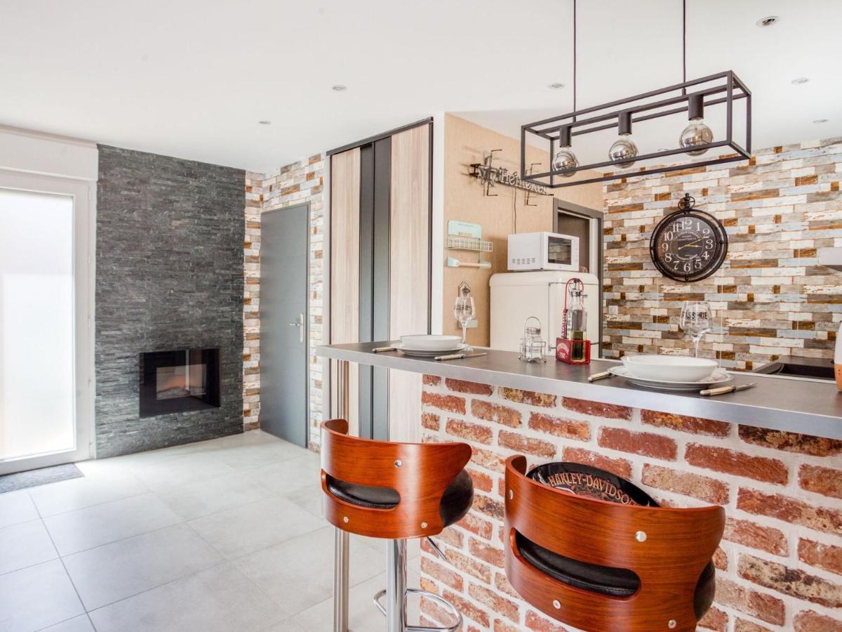 Cosy Apartment In Eperlecques With Fireplace Exterior photo