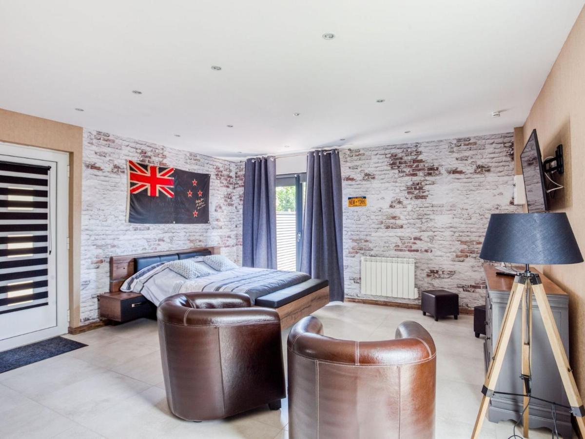 Cosy Apartment In Eperlecques With Fireplace Exterior photo