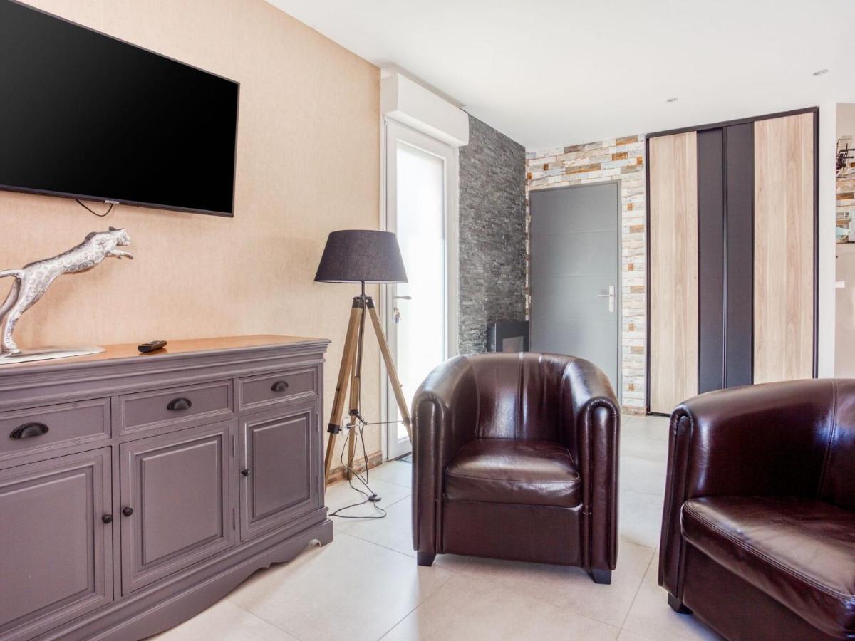 Cosy Apartment In Eperlecques With Fireplace Room photo