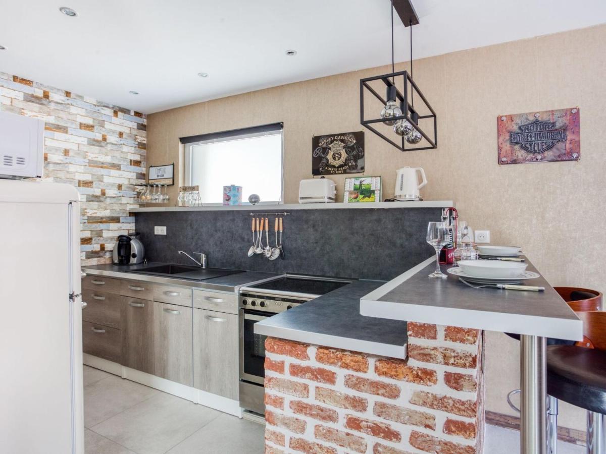 Cosy Apartment In Eperlecques With Fireplace Room photo