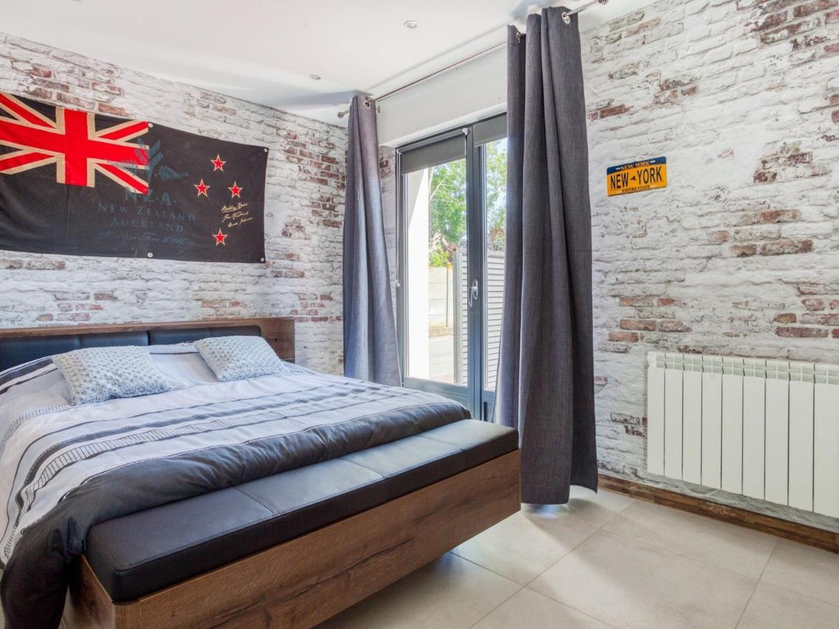 Cosy Apartment In Eperlecques With Fireplace Room photo